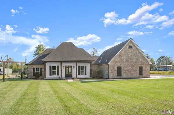 $585,000 | 38059 Osten Beard Road, Darrow, LA 70725