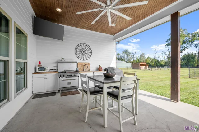 $610,000 | 38059 Osten Beard Road, Darrow, LA 70725