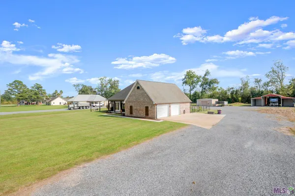 $585,000 | 38059 Osten Beard Road, Darrow, LA 70725