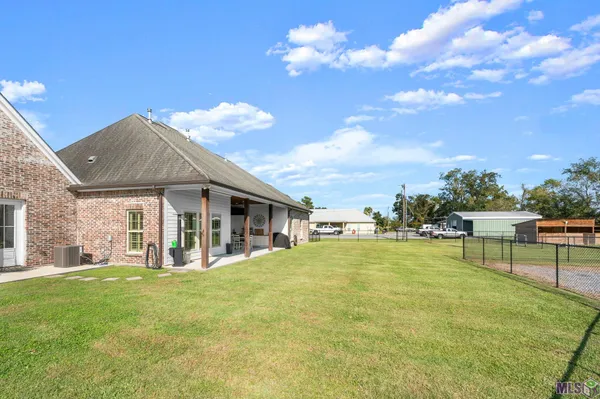 $585,000 | 38059 Osten Beard Road, Darrow, LA 70725