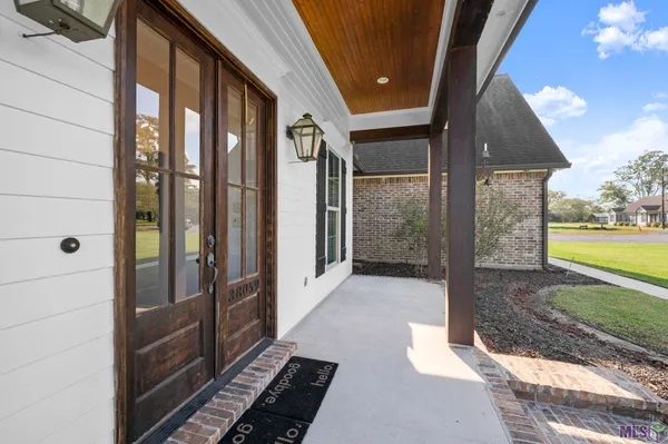 $585,000 | 38059 Osten Beard Road, Darrow, LA 70725