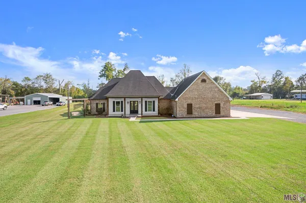 $585,000 | 38059 Osten Beard Road, Darrow, LA 70725