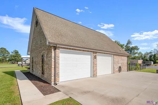 $585,000 | 38059 Osten Beard Road, Darrow, LA 70725