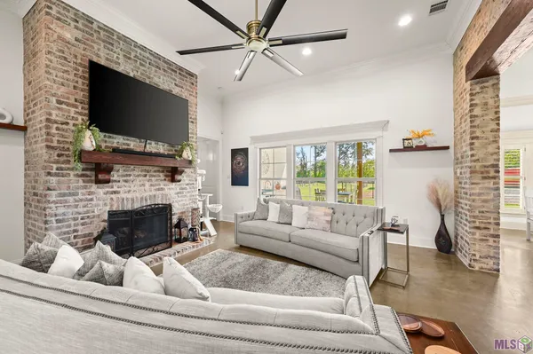 $585,000 | 38059 Osten Beard Road, Darrow, LA 70725