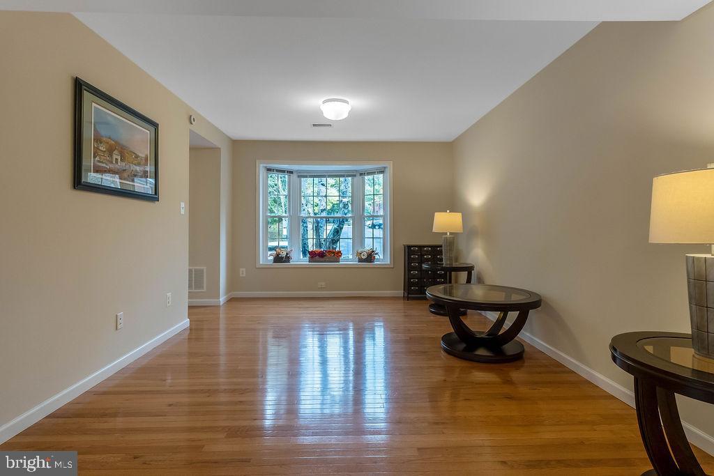 8487 Kitchener Drive Springfield, VA 22153 - Photo 6 of 28 Gallery Image 6