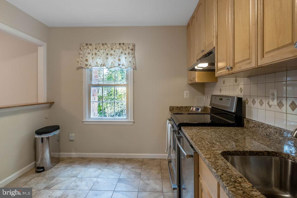 8487 Kitchener Drive Springfield, VA 22153 - Photo 10 of 28 Gallery Image 10