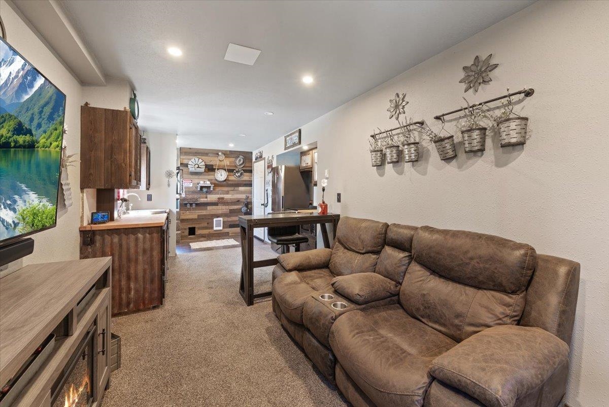 6520 Pine Ridge Way Nine Mile Falls, WA 99026 - Photo 10 of 40