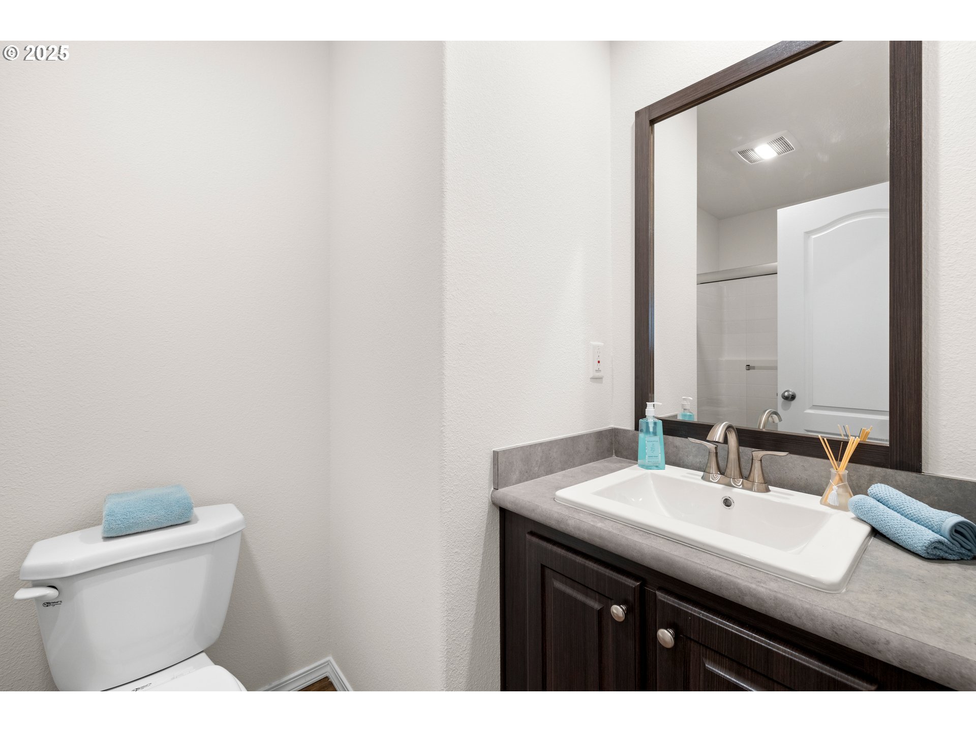 19605 River Road, Unit 88 Gladstone, OR 97027 - Photo 18 of 25 a bathroom with a sink and a toilet