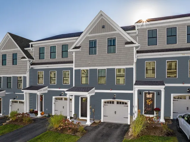 $604,900 | 26 Lenox Drive, Unit D, Dover, NH 03820