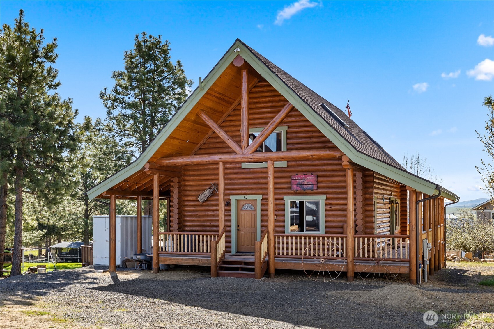 351 Ridge Loop Road Cle Elum, WA 98922 - Photo 2 of 38 a front view of a house