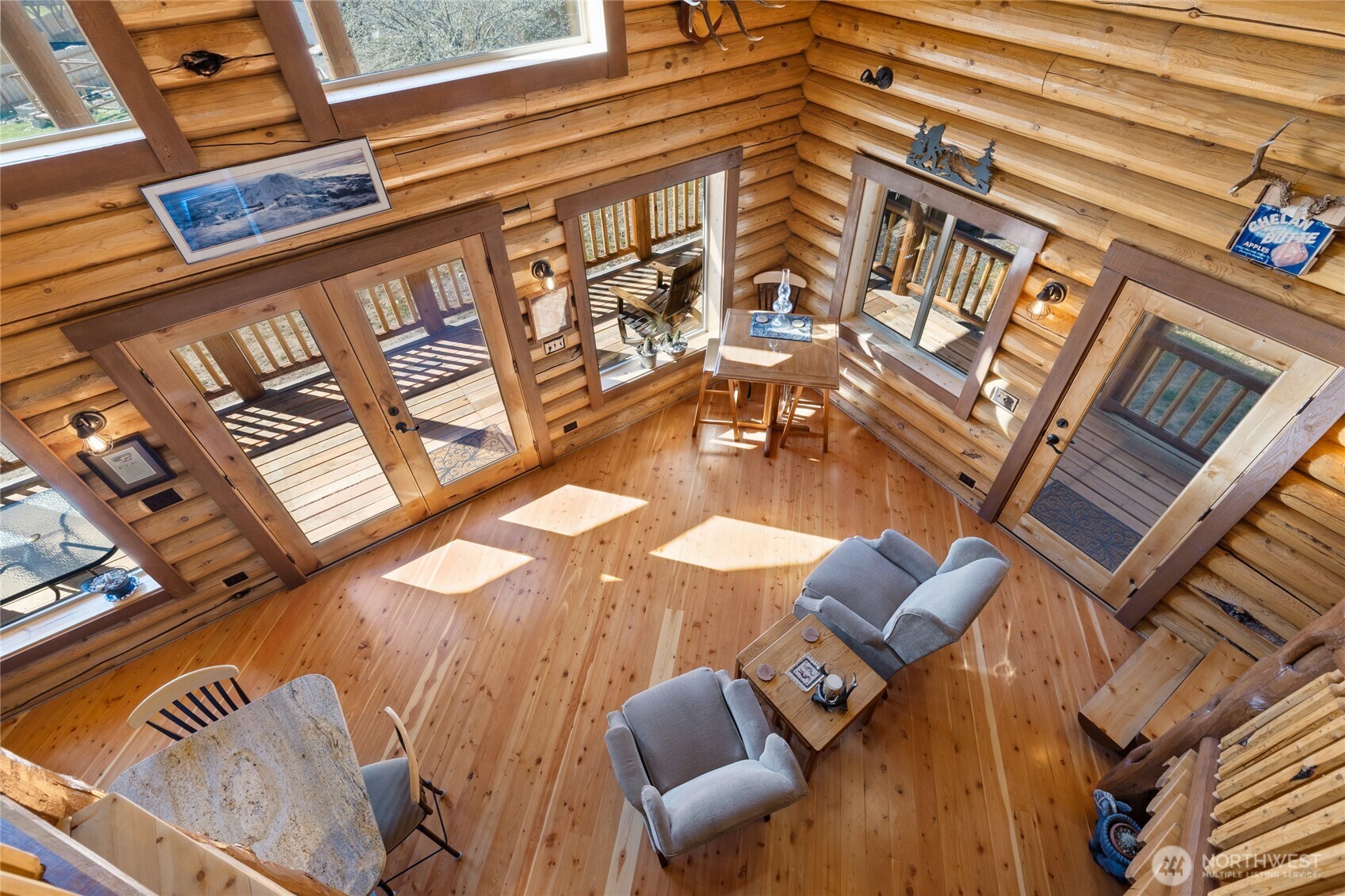 351 Ridge Loop Road Cle Elum, WA 98922 - Photo 28 of 38 a view of a balcony with furniture