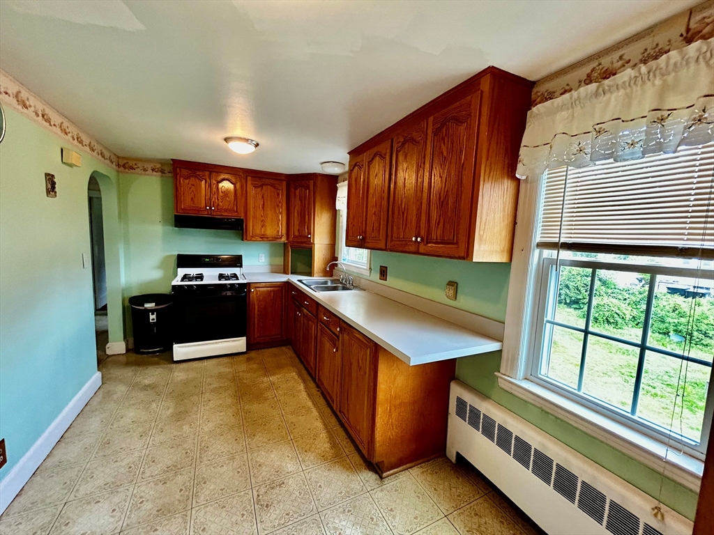 23 Guild Road Beverly, MA 01915 - Photo 5 of 13