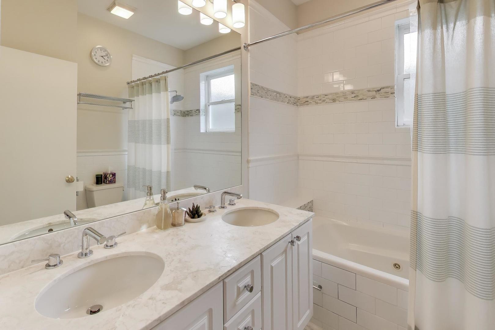 1725 North Mohawk Street, Unit 2S Chicago, IL 60614 - Photo 11 of 21