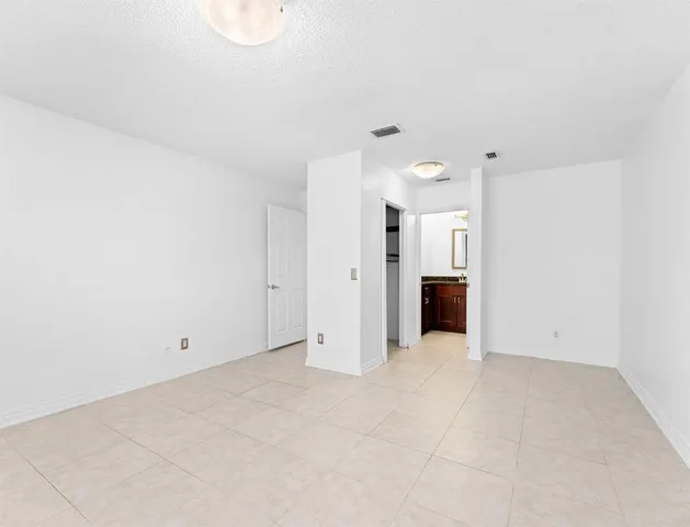 $4,500 | Undisclosed Address, Boynton Beach, FL 33472