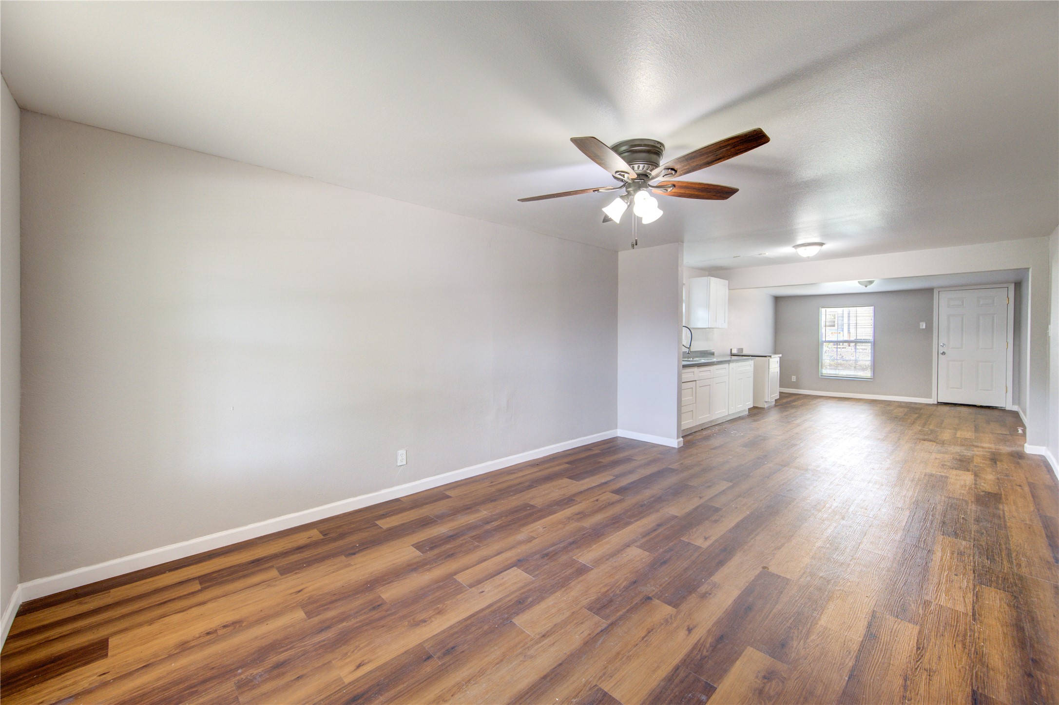 7957 Ritz Street Houston, TX 77028 - Photo 5 of 11