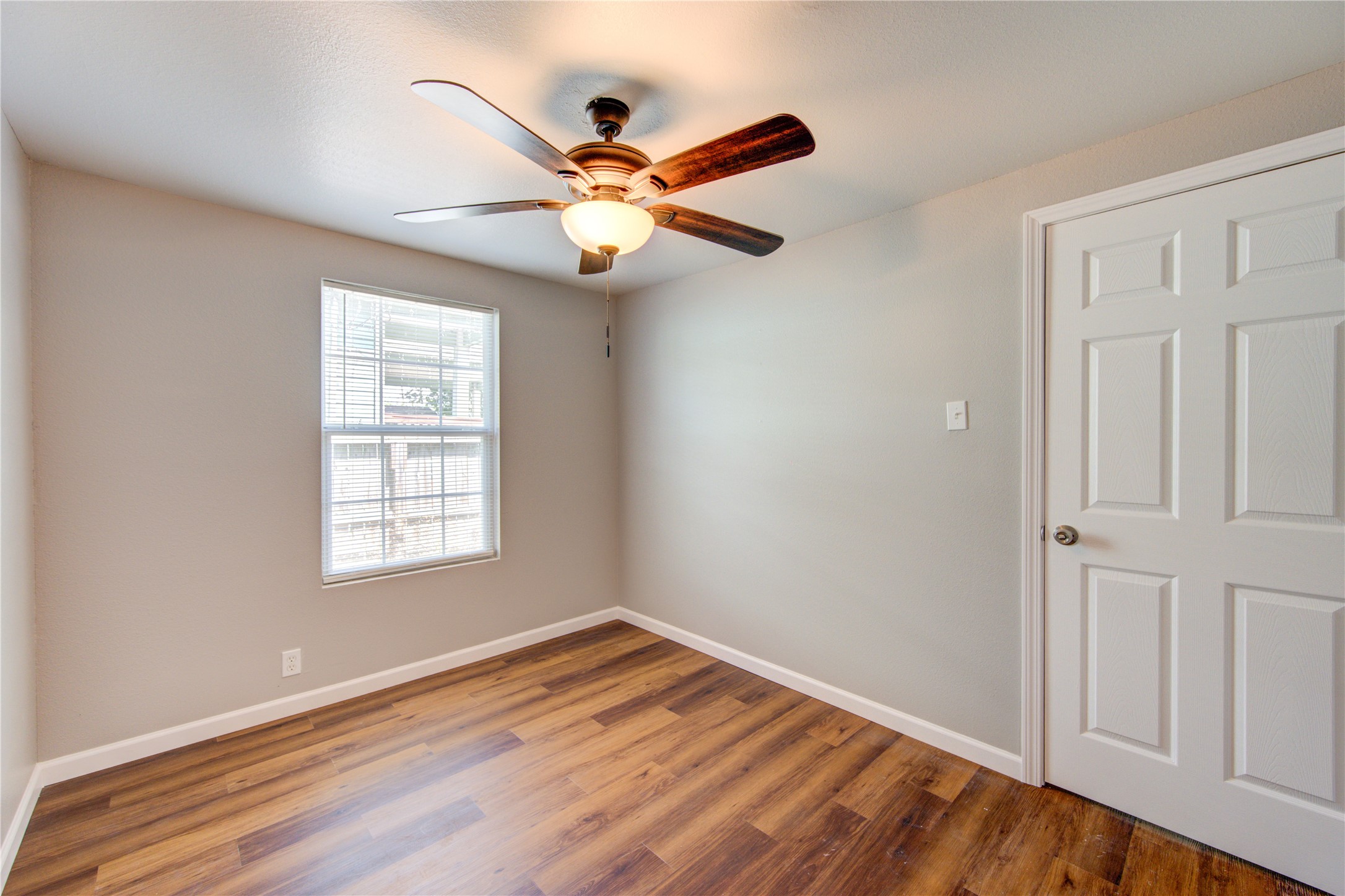 7957 Ritz Street Houston, TX 77028 - Photo 8 of 11