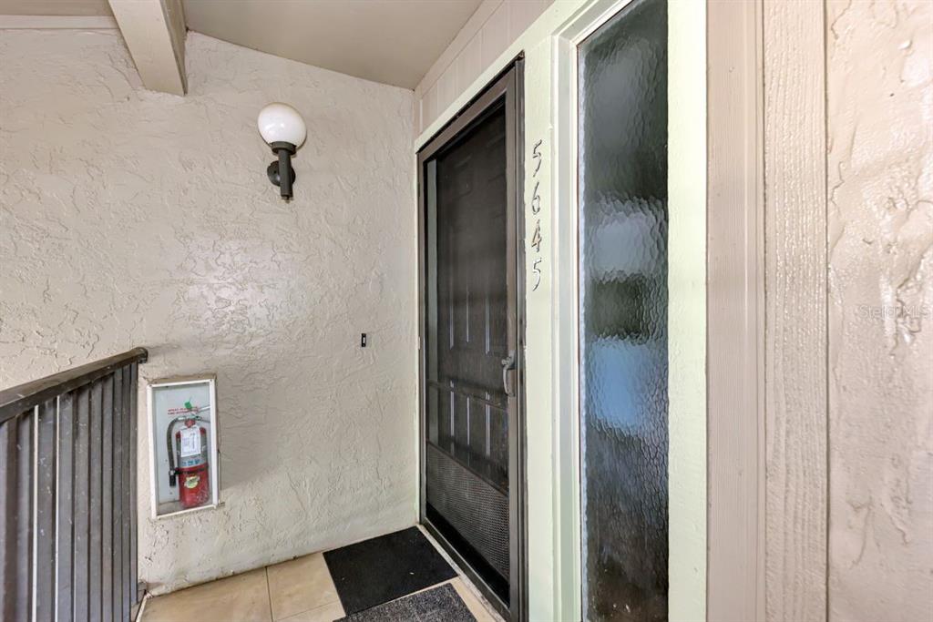 5645 Summerside Lane, Unit 40B Sarasota, FL 34231 - Photo 22 of 23 a bathroom with a shower