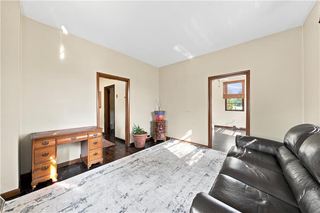 1329 Anderson Road Pittsburgh, PA 15209 - Photo 5 of 36 Gallery Image 5