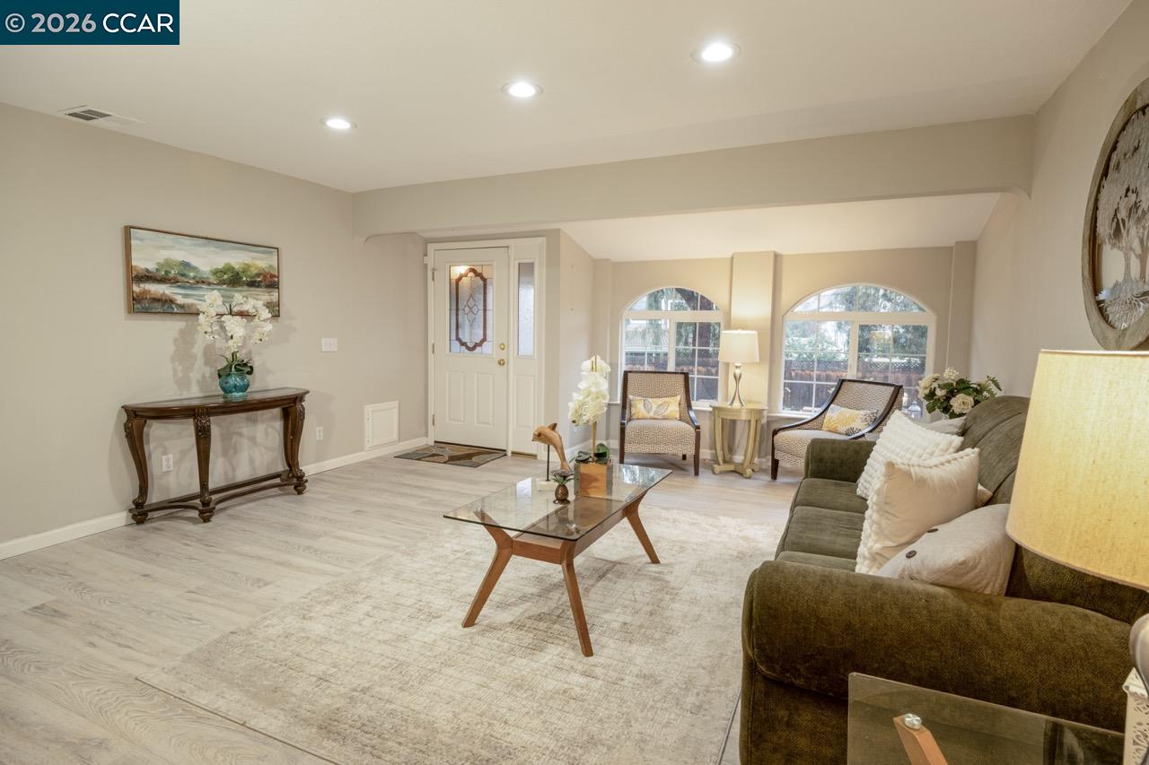 4252 El Cerrito Road Concord, CA 94518 - Photo 6 of 38