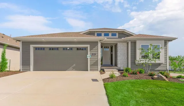 $667,521 | 4102 West 158th Terrace, Overland Park, KS 66224