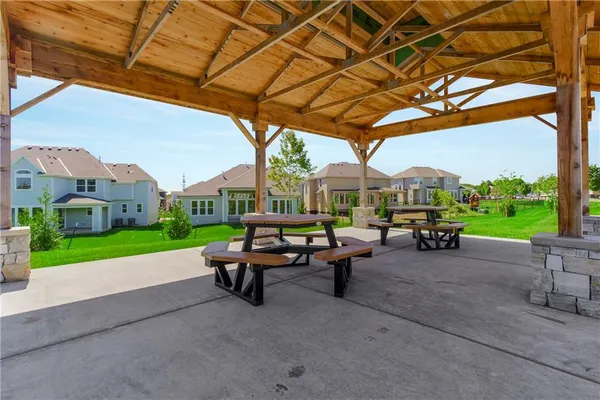 $674,521 | 4102 West 158th Terrace, Overland Park, KS 66224