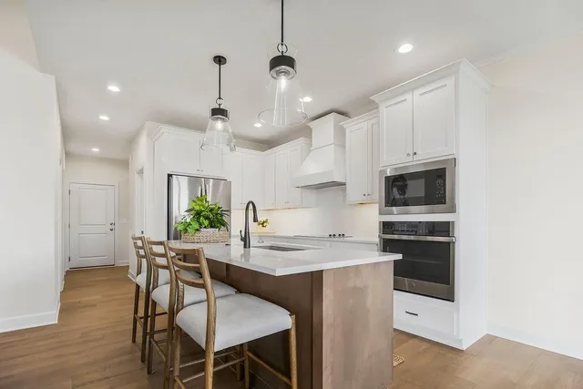 $667,521 | 4102 West 158th Terrace, Overland Park, KS 66224