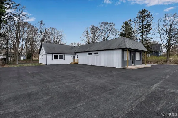 $349,900 | 12482 Broadway, Alden, NY 14004