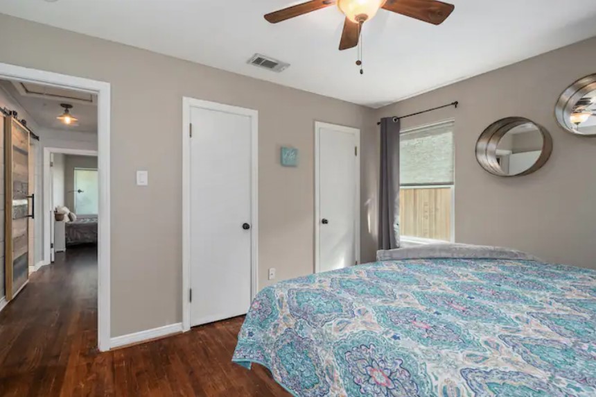 4709 Lido Lane Houston, TX 77092 - Photo 9 of 19 a bedroom with a bed and a window