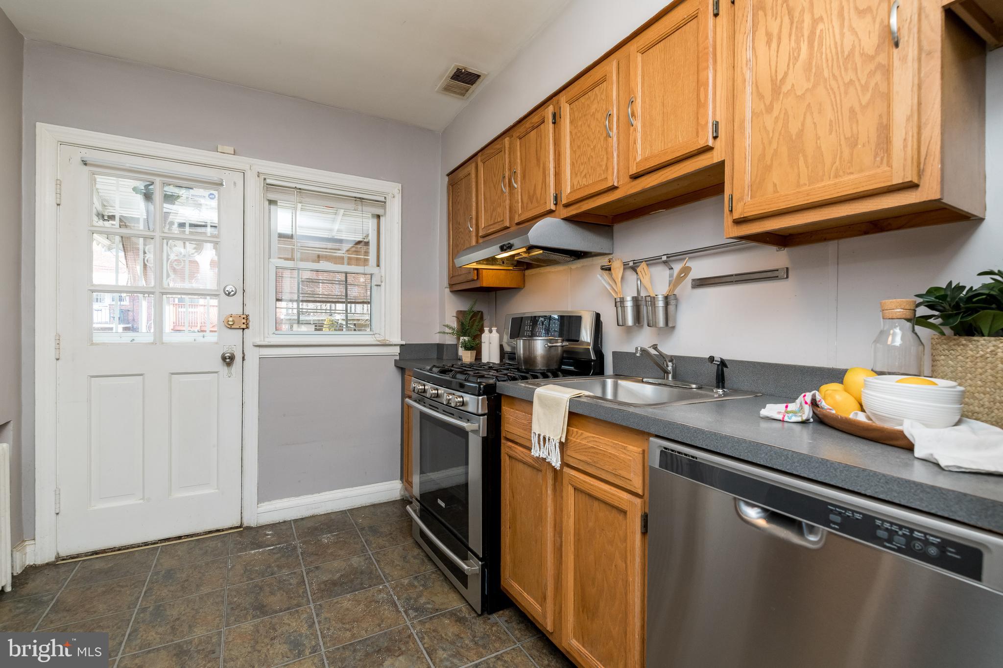 3808 Kimble Road Baltimore, MD 21218 - Photo 12 of 38