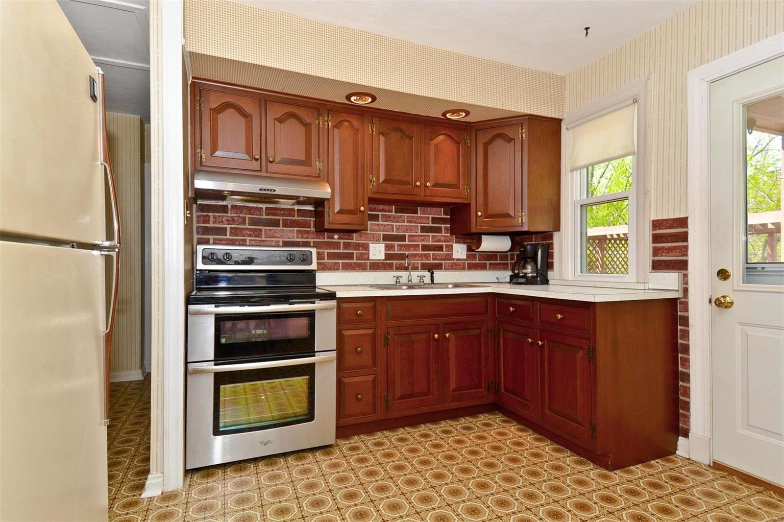 3517 Wismer Road St. Ann, MO 63074 - Photo 4 of 34 Gallery Image 4