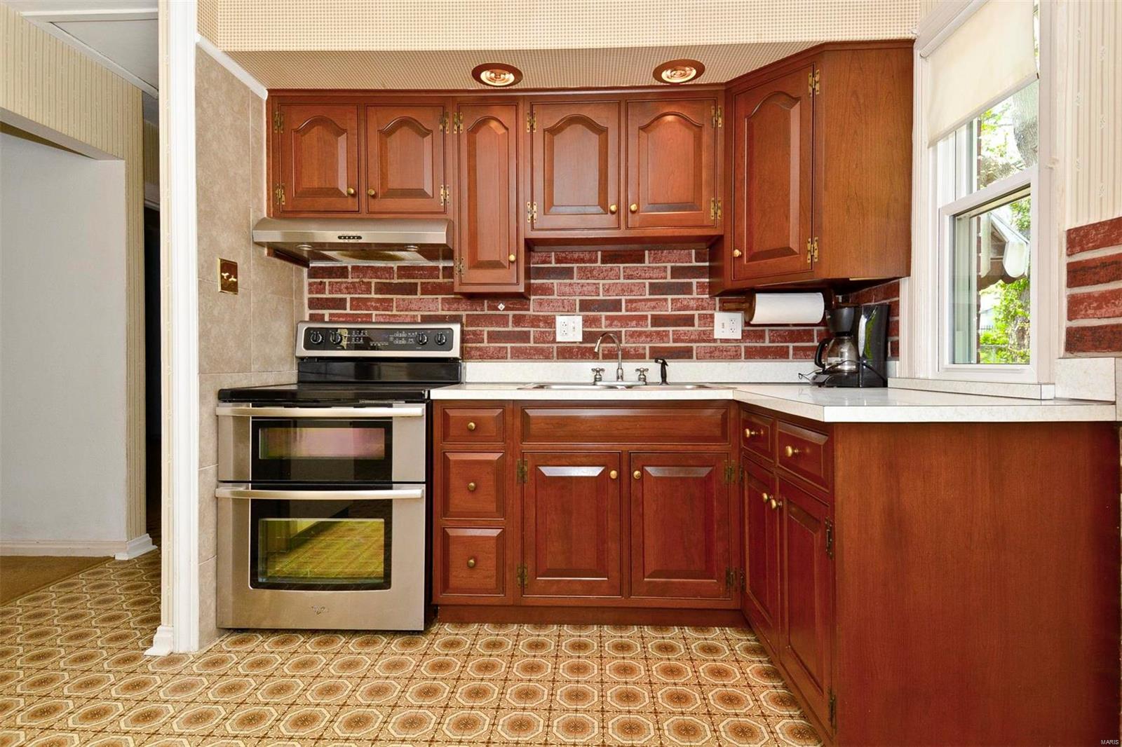 3517 Wismer Road St. Ann, MO 63074 - Photo 5 of 34 Gallery Image 5