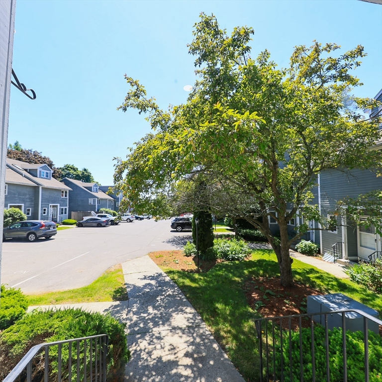 34 Farmland Road, Unit A Lowell, MA 01850 - Photo 3 of 32