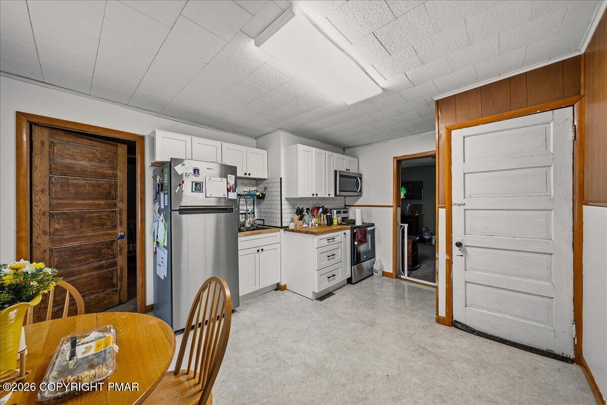 4121 Norton Pryor Road Pocono Summit, PA 18346 - Photo 17 of 31 23-HomeView_Media-4121_Norton_Pryor_Rd