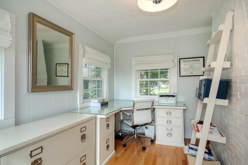 37 Canterbury Road Winchester, MA 01890 - Photo 13 of 35 Gallery Image 13