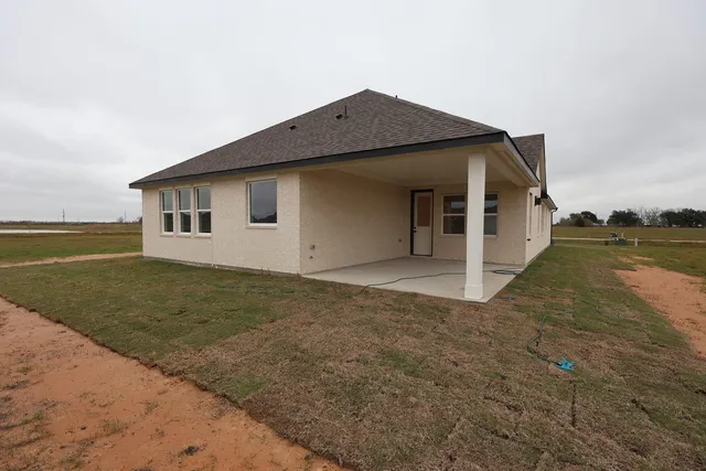 a house view with a outdoor space