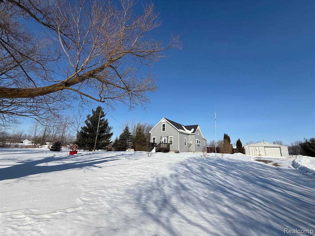 7595 Brooks Road Brown City, MI 48416 - Photo 2 of 17