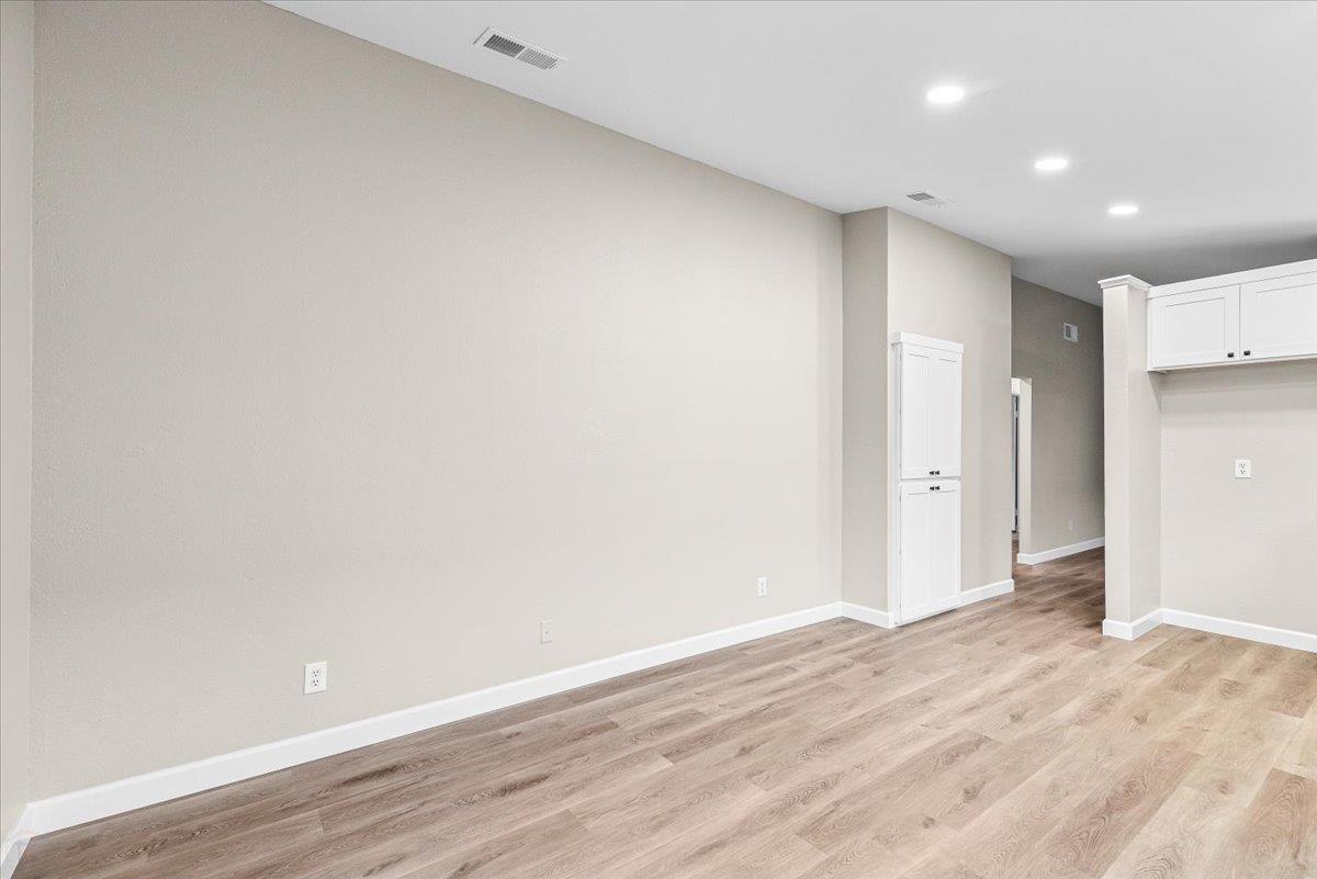 435 West Clover Road Tracy, CA 95376 - Photo 11 of 27