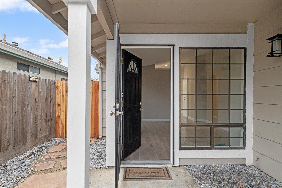 435 West Clover Road Tracy, CA 95376 - Photo 2 of 27