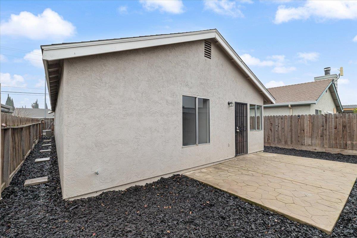 435 West Clover Road Tracy, CA 95376 - Photo 24 of 27