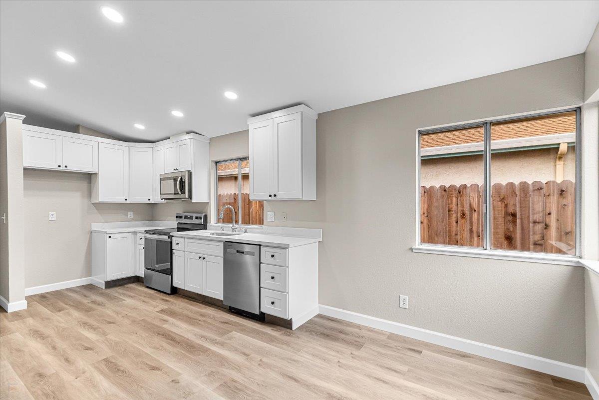 435 West Clover Road Tracy, CA 95376 - Photo 7 of 27