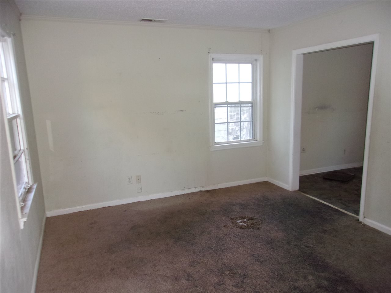 4077 Grey Road Memphis, TN 38108 - Photo 5 of 14