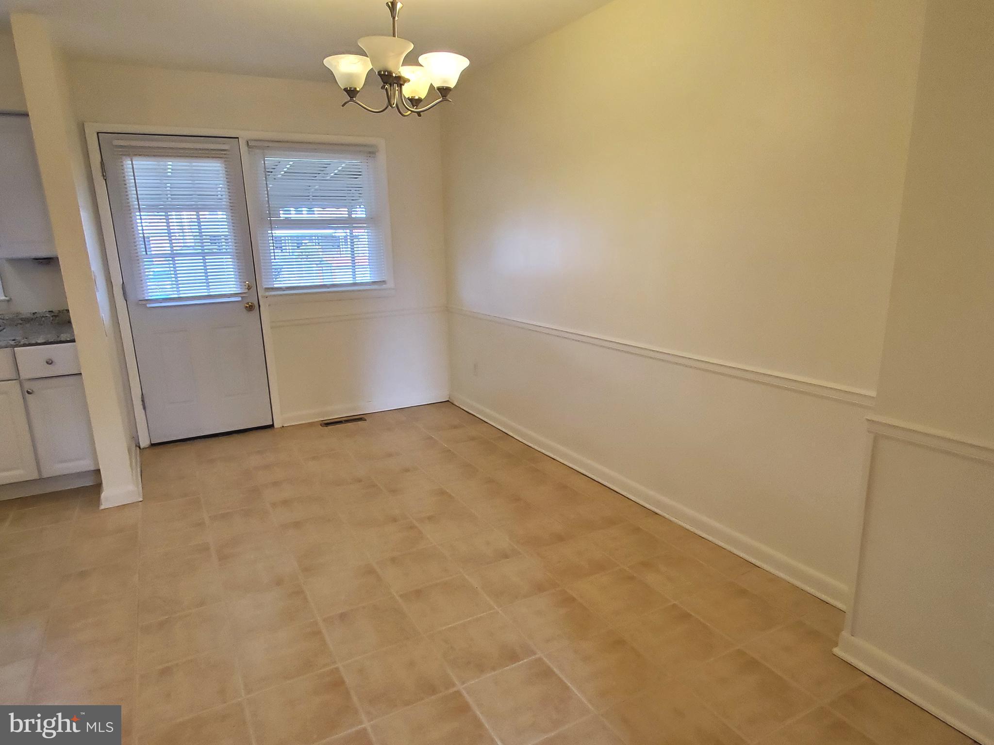 3616 Greenvale Road Baltimore, MD 21229 - Photo 8 of 19 Dining Area