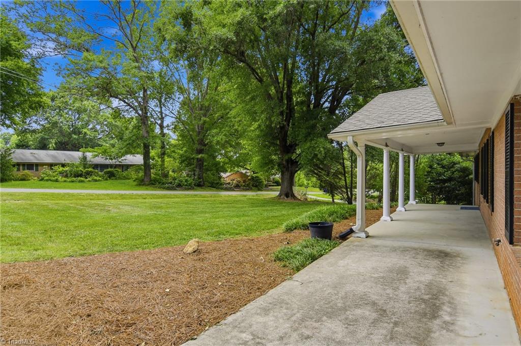 4971 Stonington Road Southwest Winston-Salem, NC 27103 - Photo 4 of 32