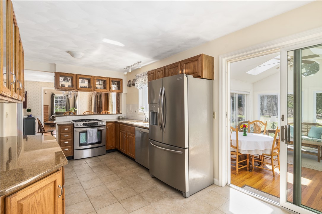 521 Big Water Road South Kingstown, RI 02879 - Photo 16 of 43