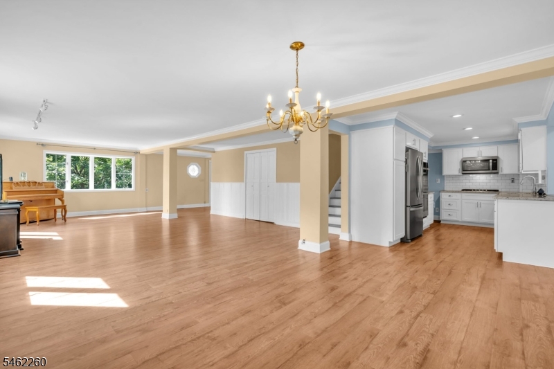 23 Evergreen Avenue Springfield, NJ 07081 - Photo 9 of 37 Gallery Image 9