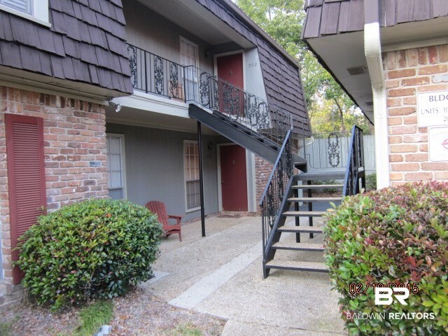 207 South Mobile Street, Unit 203 Fairhope, AL 36532 - Photo 1 of 5