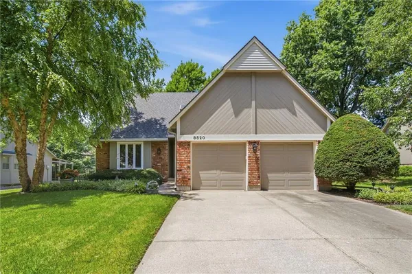 $450,000 | 8520 Darnell Street, Lenexa, KS 66215