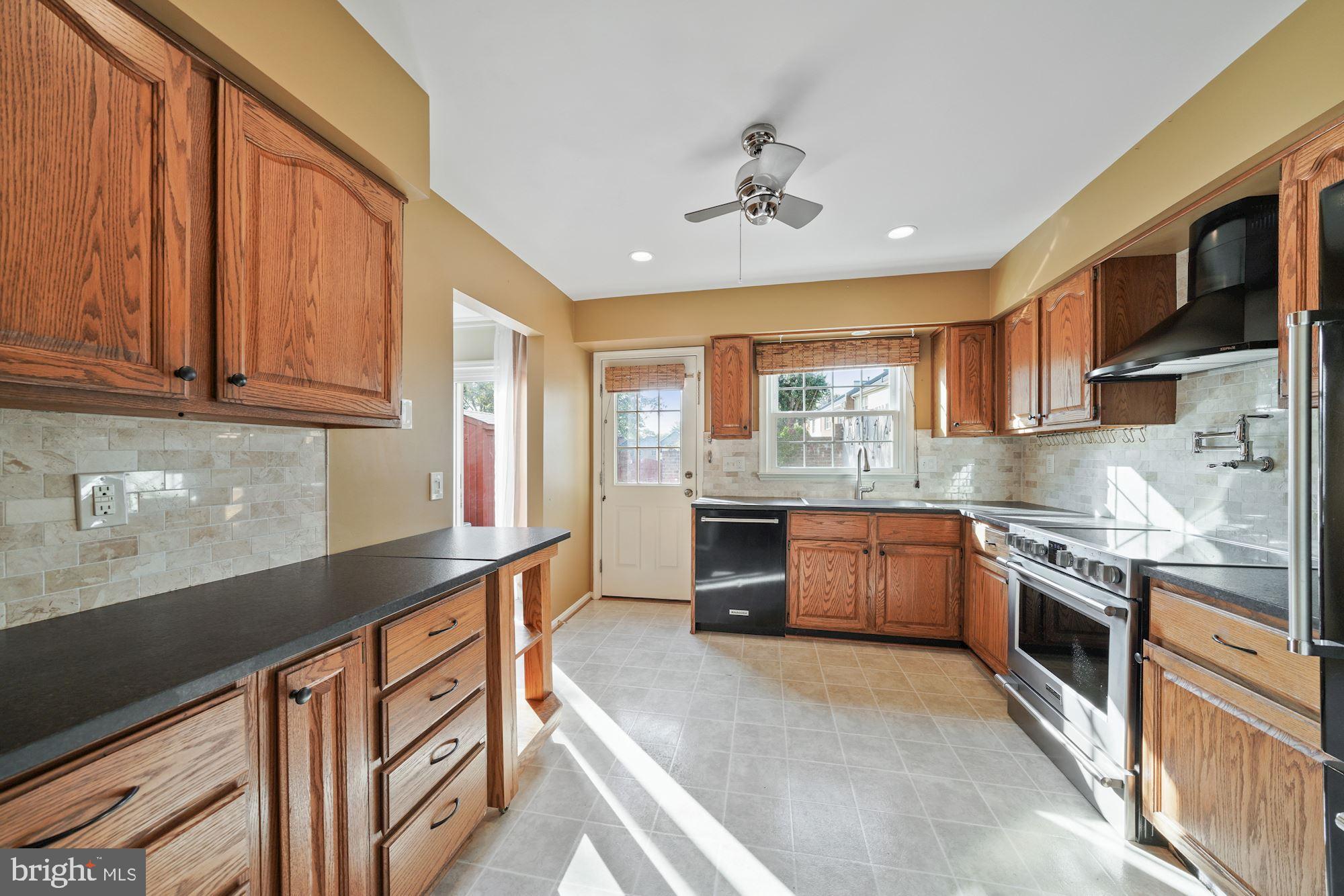 8519 Forrester Boulevard Springfield, VA 22152 - Photo 18 of 44 Kitchen