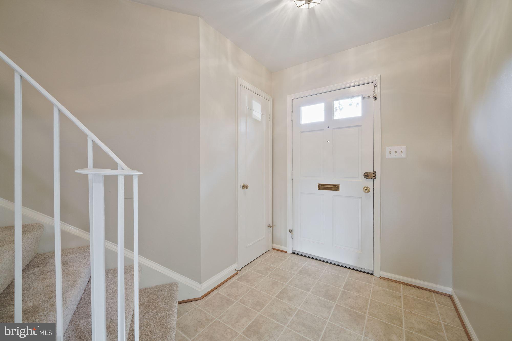 8519 Forrester Boulevard Springfield, VA 22152 - Photo 8 of 44 Entry