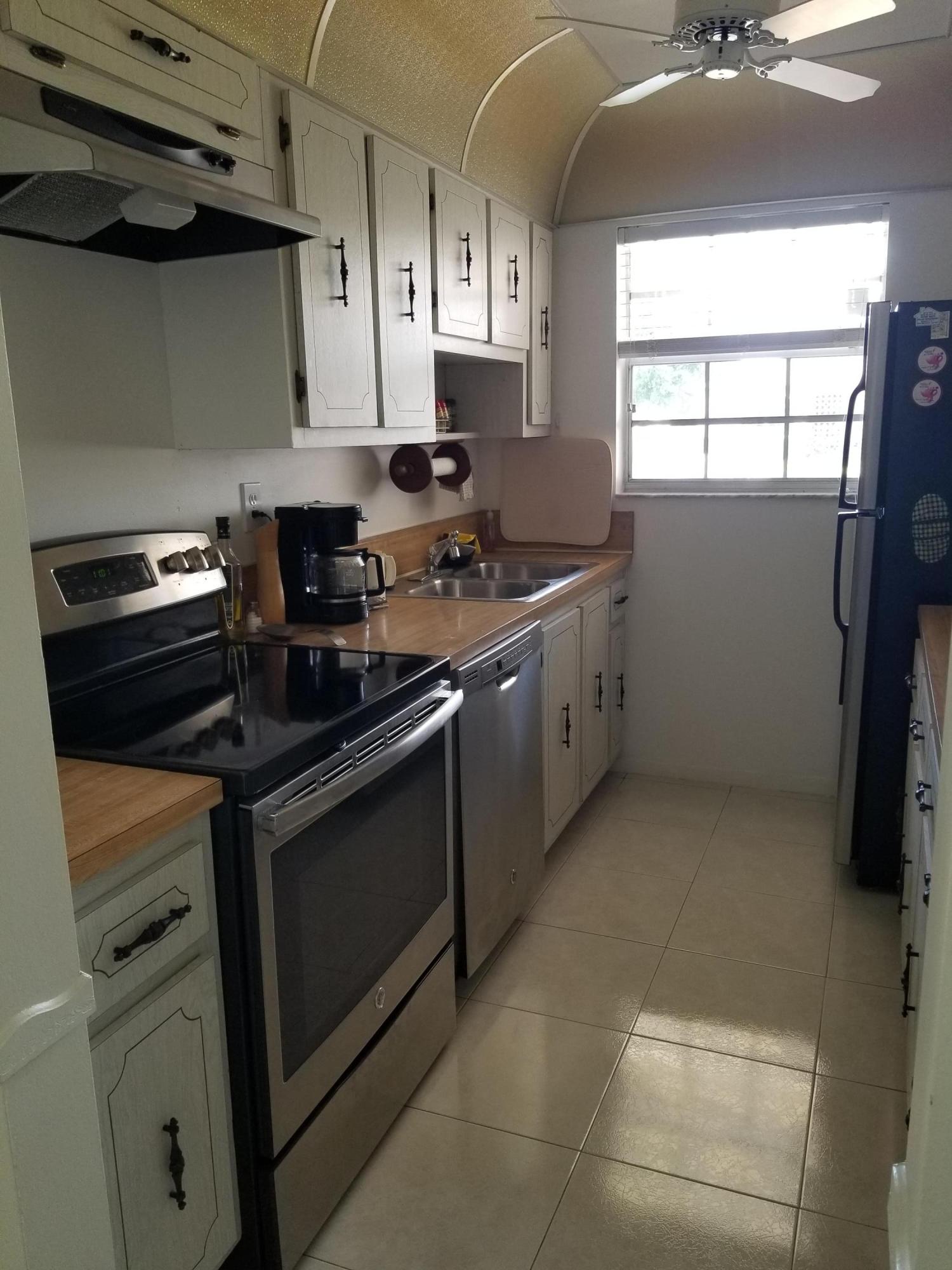 1300 High Point Place South, Unit D Delray Beach, FL 33445 - Photo 3 of 12 20191029_110059